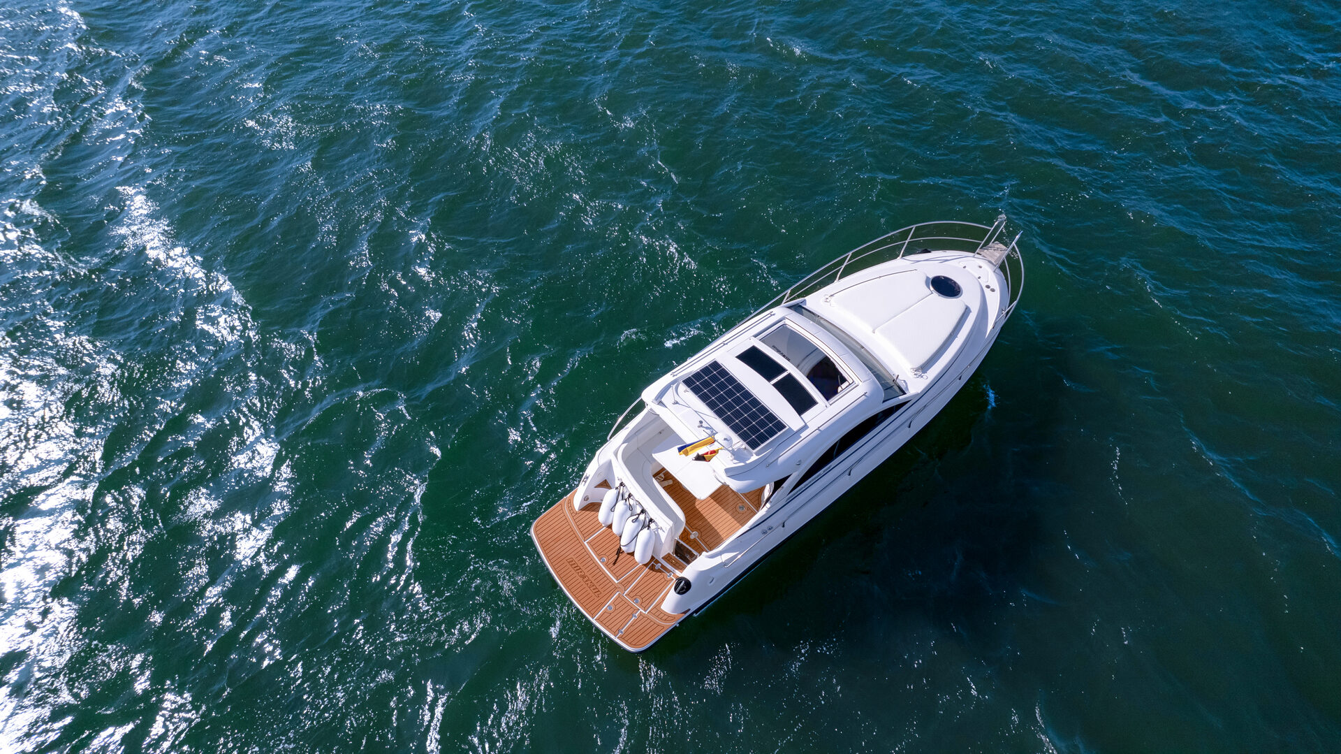 Yate Mirakul HT30 - Vista lateral